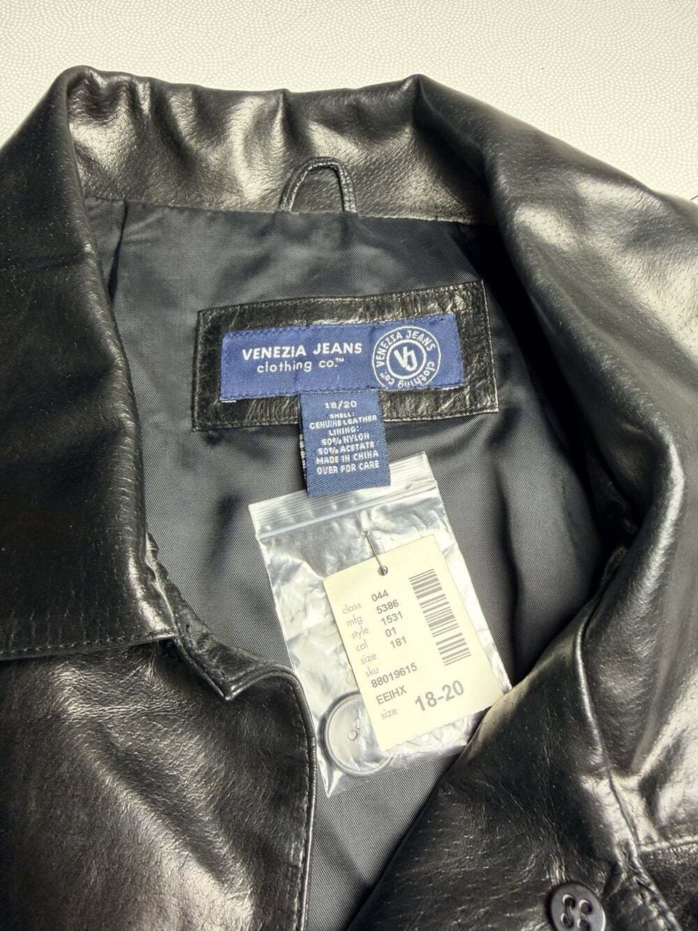 Venezia Black Leather Button-Front Jacket - Picture 4 of 9